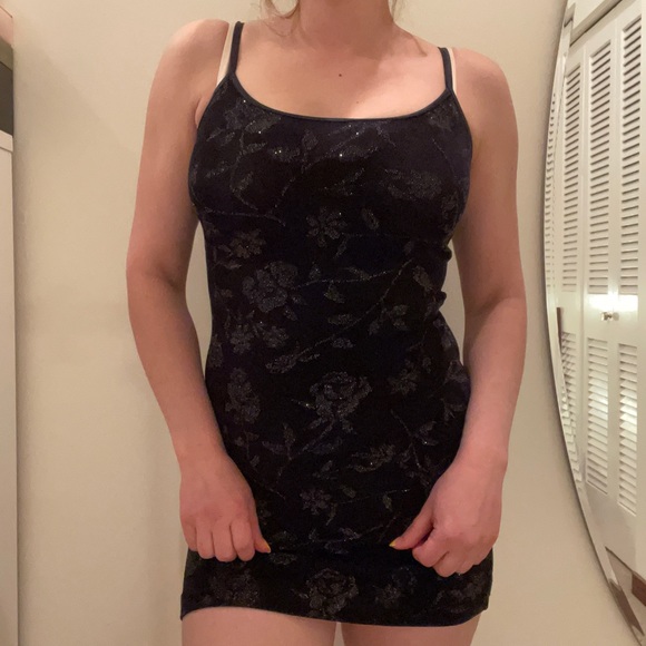 Black Bodycon Party Dress - Picture 3 of 4